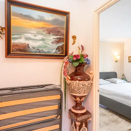 Mila Apartment *